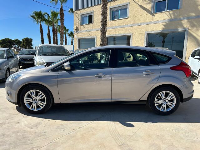 FORD FOCUS TREND 1.6 TI-VCT AUTO SPANISH LHD IN SPAIN 56000 MILES SUPER 2014